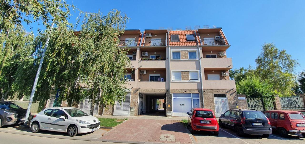 Apartamento Julija Pančevo Exterior foto